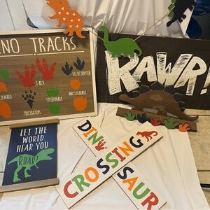 Dinosaur Themed Wall Art Set